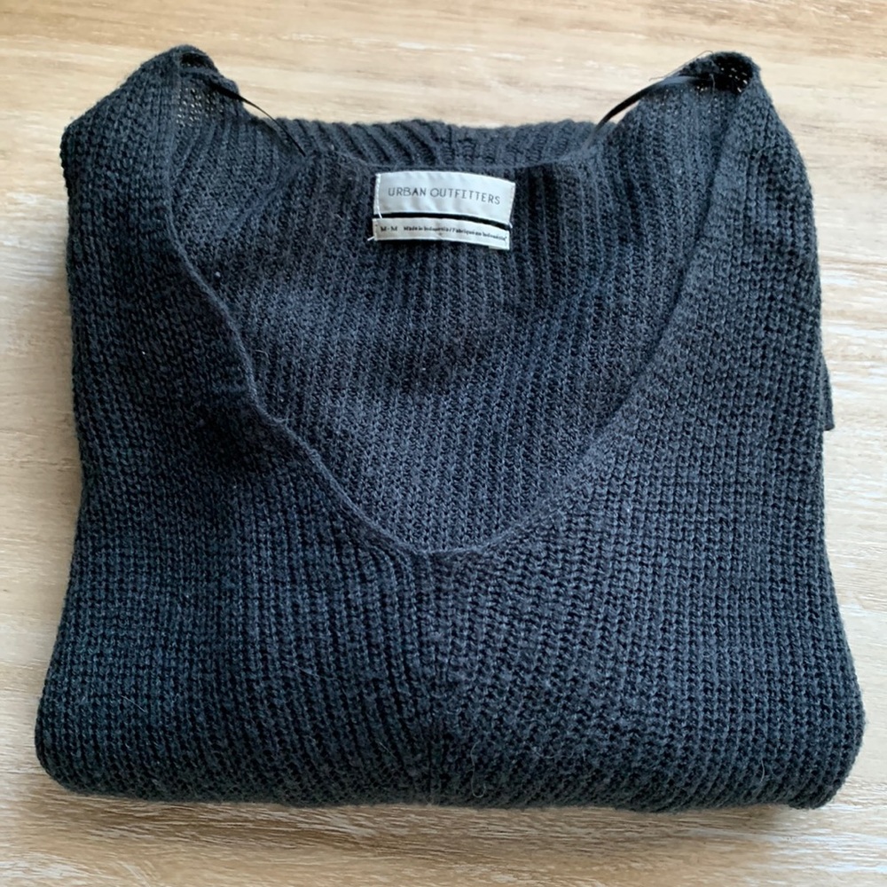 Urban Outfitters Sweater 🖤